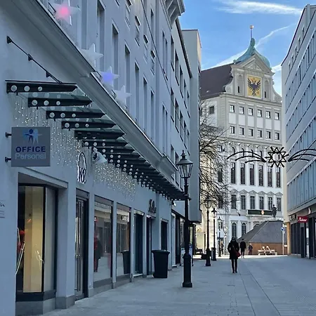 Апартаменти Goldenkey Am Rathausplatz Neu Eingerichtet Аугсбург