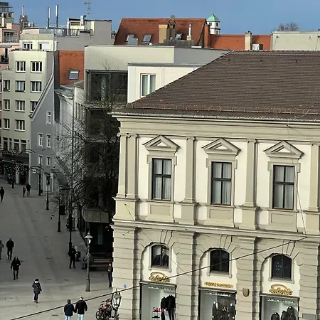 Goldenkey-suites - New Luxury 'augusta Vindelicum' - Air Conditioning - Elevator - Prime Location At Town Hall Square Apartamento Augsburg