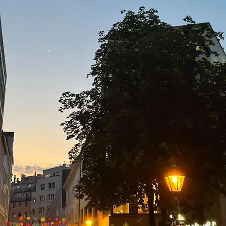 Goldenkey-suites - New Luxury 'augusta Vindelicum' - Air Conditioning - Elevator - Prime Location At Town Hall Square Augsburg