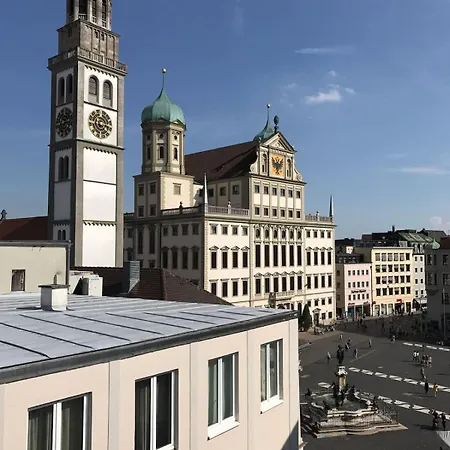 Goldenkey Am Rathausplatz Neu Eingerichtet *