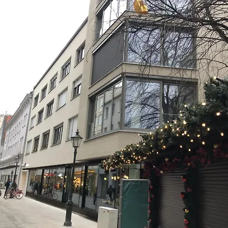 Goldenkey-suites - New Luxury 'augusta Vindelicum' - Air Conditioning - Elevator - Prime Location At Town Hall Square Augsburg