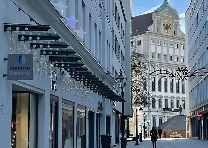 Appartement Goldenkey Am Rathausplatz Neu Eingerichtet Augsburg